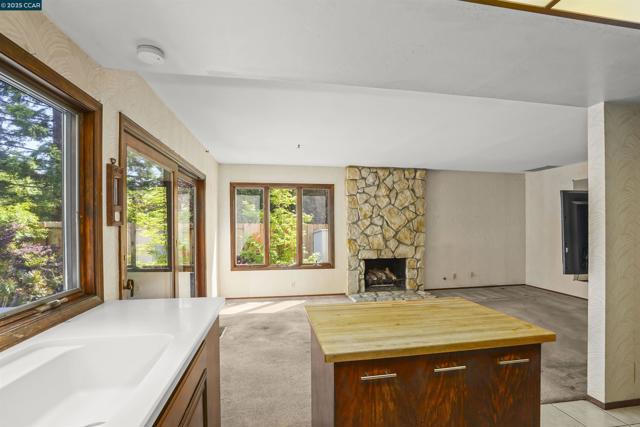 220 Daylight Pl, Danville CA: https://media.crmls.org/mediaz/75219c1f-4aa4-4c60-a83c-69bf3024c38f.jpg