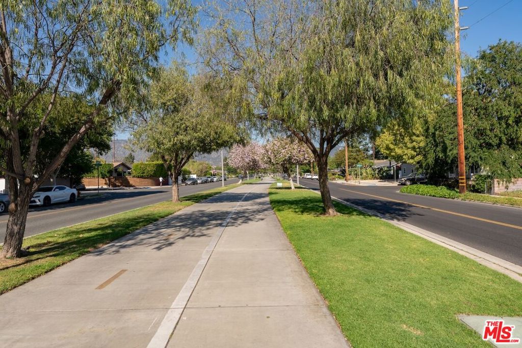 2914 W Chandler BoulevardBurbank image #25