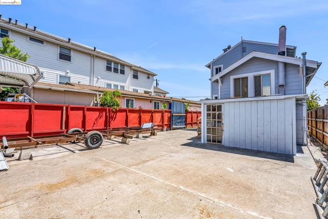 907 39Th Ave, Oakland, California 94601, 4 Bedrooms Bedrooms, ,1 BathroomBathrooms,Single Family Residence,For Sale,39Th Ave,41069340