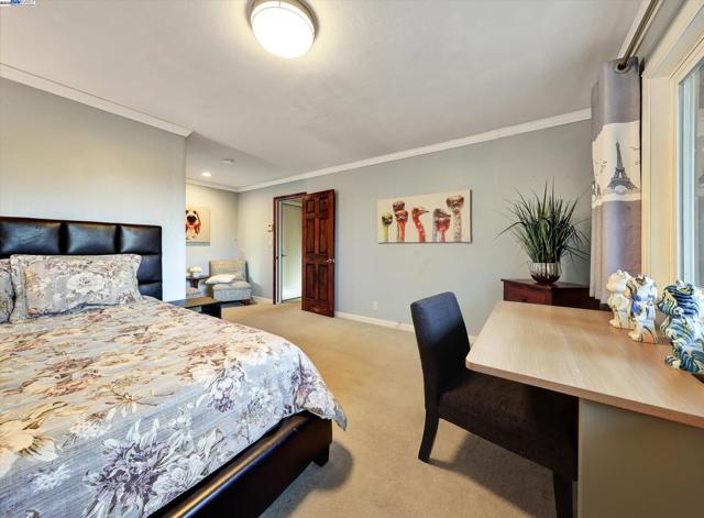 Image 31 of 60 For 2755 Sheffield Pl