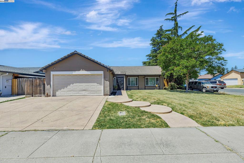 8153 Moulin Ct