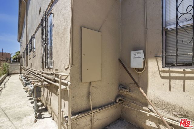 820 -824 W 95th Street, Los Angeles CA: https://media.crmls.org/mediaz/75244728-6bd9-4bca-a874-45cf9a88db6b.jpg