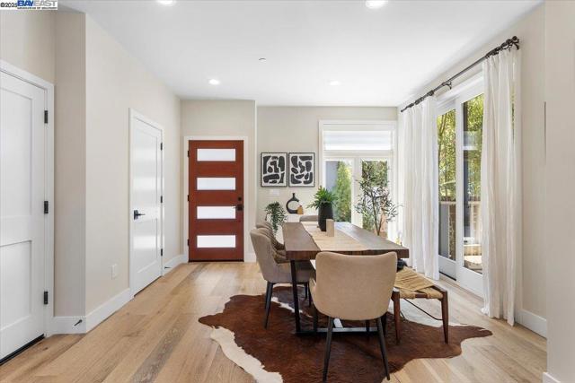 1002 Middle Ave, Menlo Park CA: https://media.crmls.org/mediaz/7525f9fb-f01c-4193-80c7-6c7f8ab0b21a.jpg