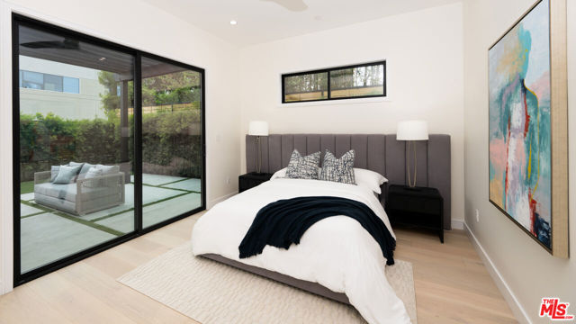 461 Chabela Drive, Manhattan Beach CA: https://media.crmls.org/mediaz/7526f726-3d2a-48a3-88f1-8ad6f122b19d.jpg