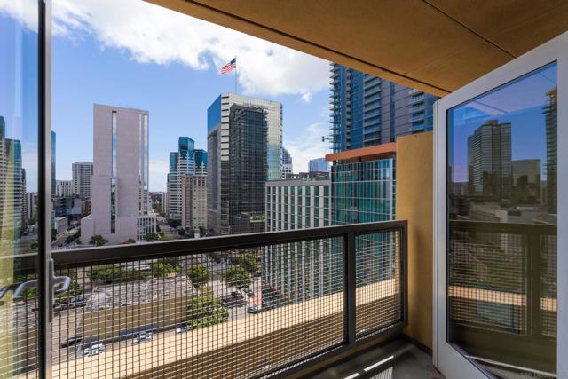 350 W Ash St, San Diego CA: https://media.crmls.org/mediaz/752716fc-4653-4cee-b962-1c98050677cc.jpg