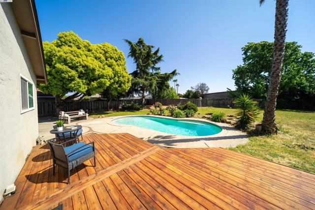 34505 Salinas Pl, Fremont CA: https://media.crmls.org/mediaz/752727b3-6138-439c-8332-032d3c08297c.jpg