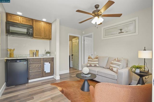 5665 Lewis Way, Concord CA: https://media.crmls.org/mediaz/75278f0e-8243-4e16-99ac-bbc54f90cac7.jpg