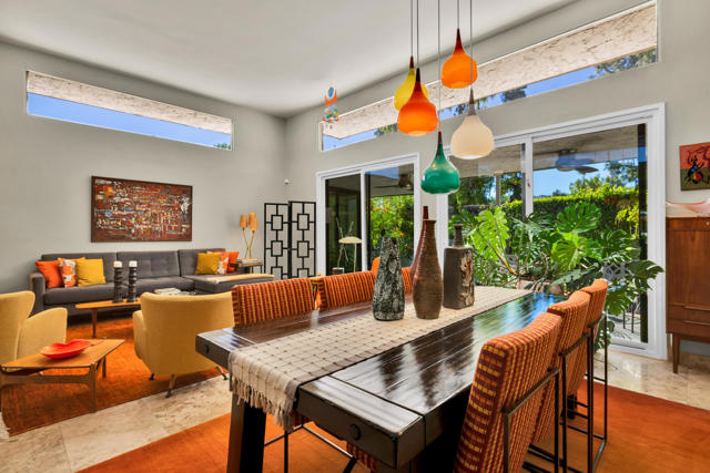 2327 Casitas Way, Palm Springs, CA 92264