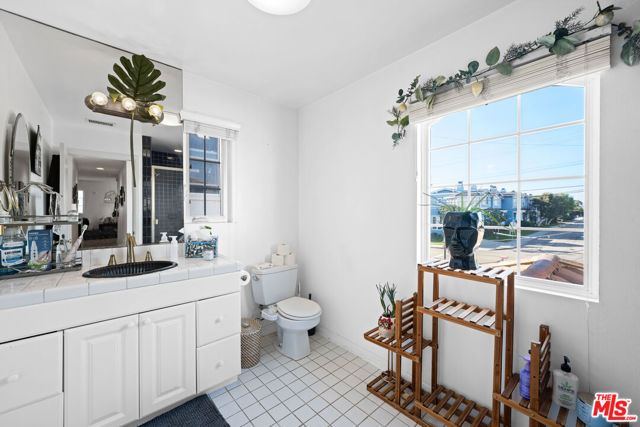 1916 Robinson Street, Redondo Beach, California 90278, 5 Bedrooms Bedrooms, ,3 BathroomsBathrooms,Single Family Residence,For Sale,Robinson,24426175