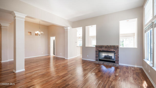 2210 Rutland Place, Thousand Oaks CA: https://media.crmls.org/mediaz/7528fb23-0033-4ca7-af6e-43ce181cabfe.jpg
