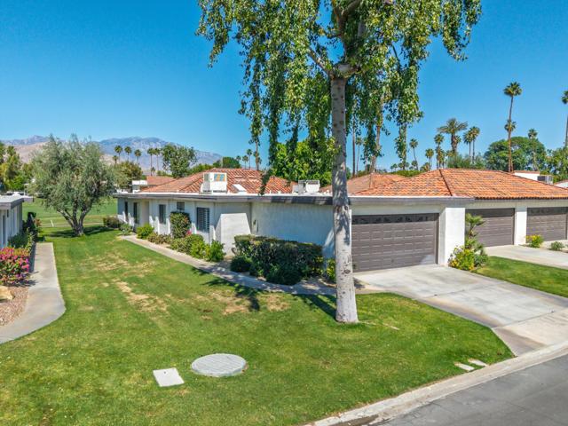 25 Juan Carlos Drive, Rancho Mirage CA: https://media.crmls.org/mediaz/752917b1-2cf9-4e26-888c-b7d0f098f2e5.jpg