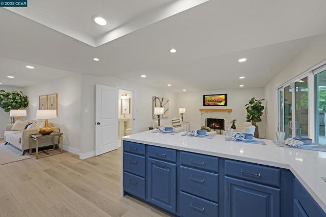 2043 Gill Port Ln, Walnut Creek CA: https://media.crmls.org/mediaz/75298f38-cc2a-4db8-bf34-49306babf681.jpg