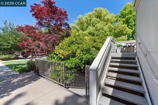 2749 Pine Knoll Dr., Walnut Creek CA: https://media.crmls.org/mediaz/752a1d11-0cba-4fc3-8182-8fc2e237f24a.jpg