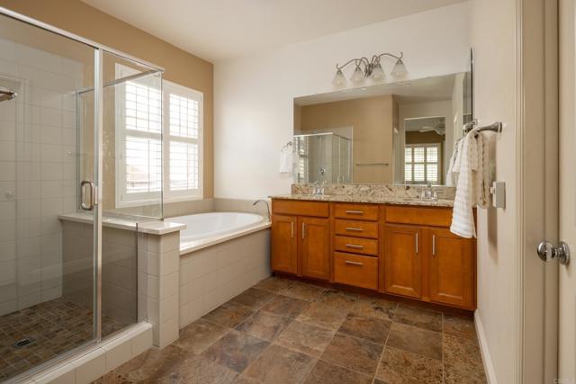 Detail Gallery Image 11 of 26 For 1247 Bellingham Dr, Oceanside,  CA 92057 - 4 Beds | 3 Baths