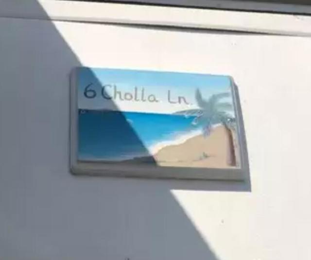6 Cholla Lane, Palm Desert CA: https://media.crmls.org/mediaz/752a4c47-1da8-460e-ac8a-56f45e5b9463.jpg