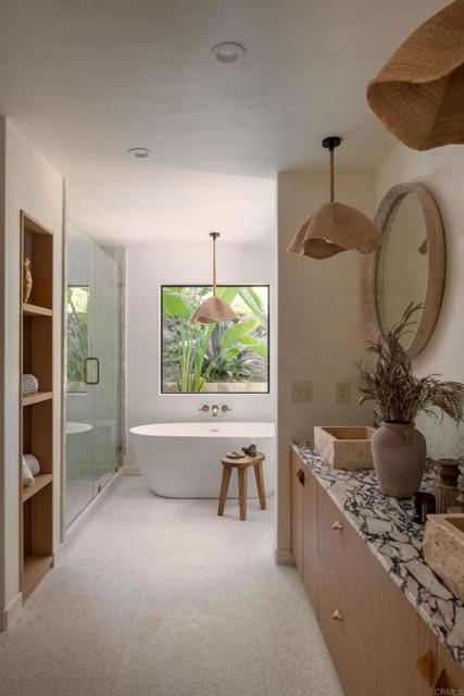 Detail Gallery Image 19 of 56 For 14847 Vista Del Oceano, Del Mar,  CA 92014 - 5 Beds | 4 Baths