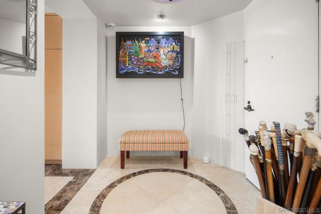 100 Harbor Dr, San Diego CA: https://media.crmls.org/mediaz/752bcadb-3632-4836-9603-d7923988cf24.jpg