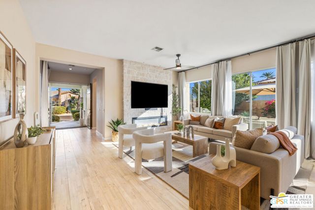 35871 Calle Raphael, Cathedral City CA: https://media.crmls.org/mediaz/752bf7b5-efde-4d2c-8854-5fd3dd016c59.jpg
