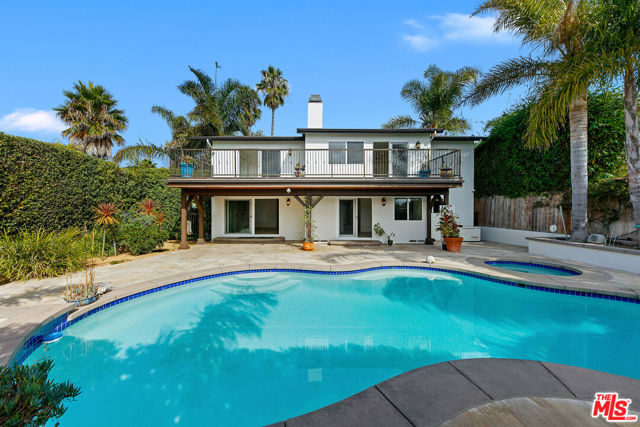 30630 Morning View Drive, Malibu CA: https://media.crmls.org/mediaz/752c62b7-985b-4944-a5f8-2bd0004c7740.jpg