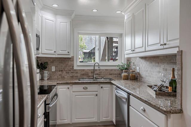 4016 Farm Hill Boulevard, Redwood City CA: https://media.crmls.org/mediaz/752cb044-e4ef-4b86-b3be-858a00c6fbf8.jpg
