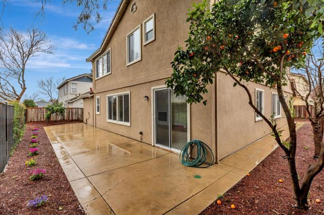 9135 Desiderio Way, Gilroy CA: https://media.crmls.org/mediaz/752cbebb-64d6-456a-8809-9e0517b80212.jpg