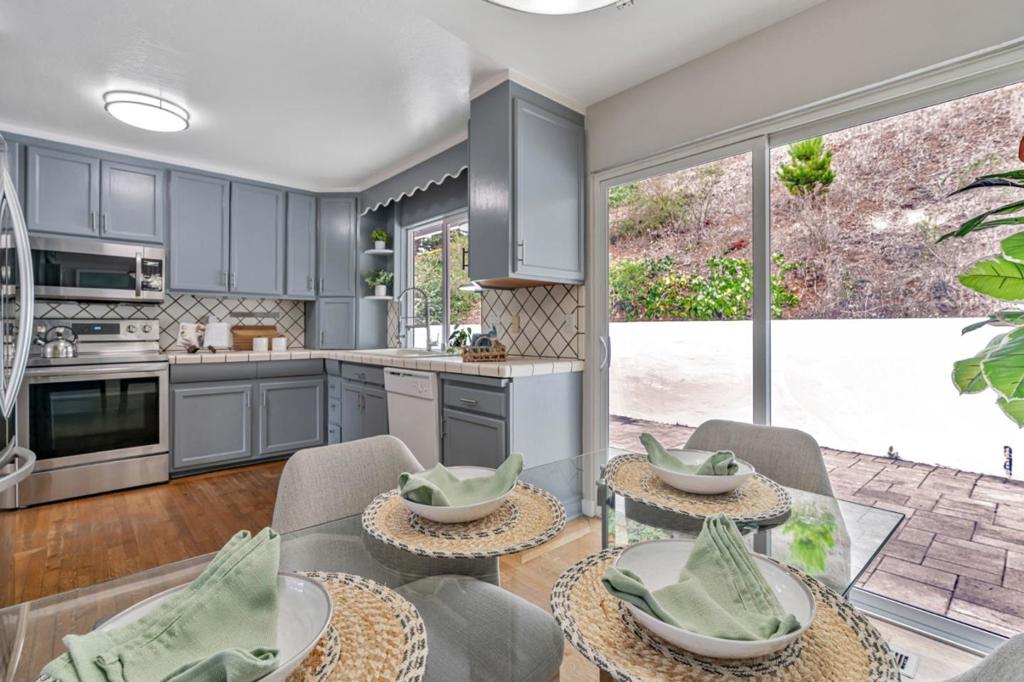 752Cc1A1 18A9 4C45 9Ddd Fc1Db19C6E77 281 Piedmont Avenue, Pacifica, Ca 94044 &Lt;Span Style='BackgroundColor:transparent;Padding:0Px;'&Gt; &Lt;Small&Gt; &Lt;I&Gt; &Lt;/I&Gt; &Lt;/Small&Gt;&Lt;/Span&Gt;