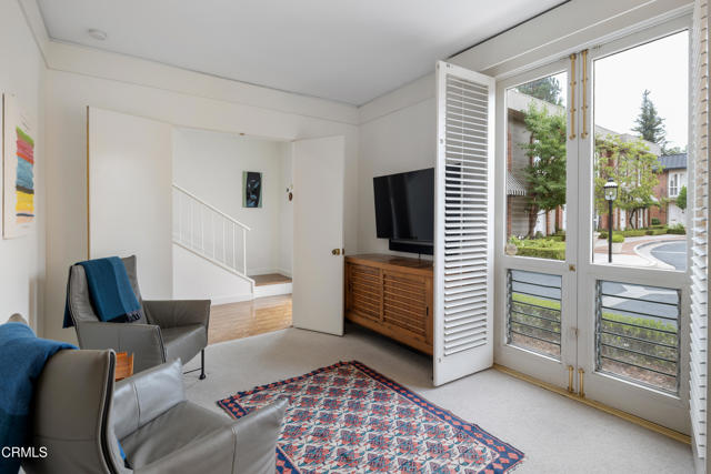 Detail Gallery Image 8 of 56 For 1105 S Orange Grove Bld, Pasadena,  CA 91105 - 3 Beds | 2/1 Baths