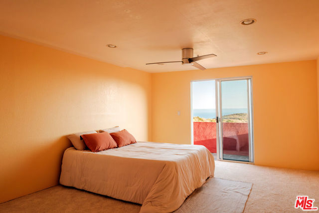 3029 Sequit Drive, Malibu CA: https://media.crmls.org/mediaz/752dc0cc-3afc-4ccb-b24b-c0169a0e9a9d.jpg