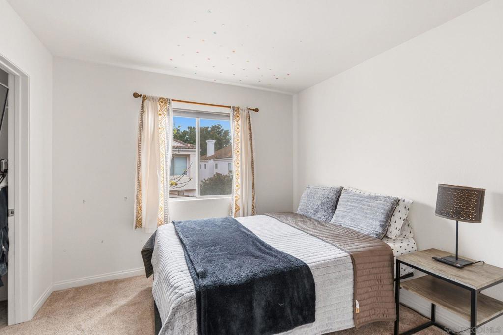 5572 Renaissance Ave. - photo 11