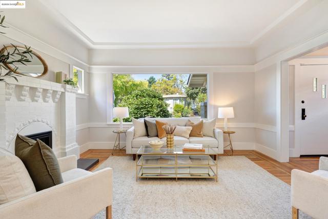 5626 Broadway, Oakland CA: https://media.crmls.org/mediaz/752de773-9331-4b7e-8b32-df45e765b922.jpg