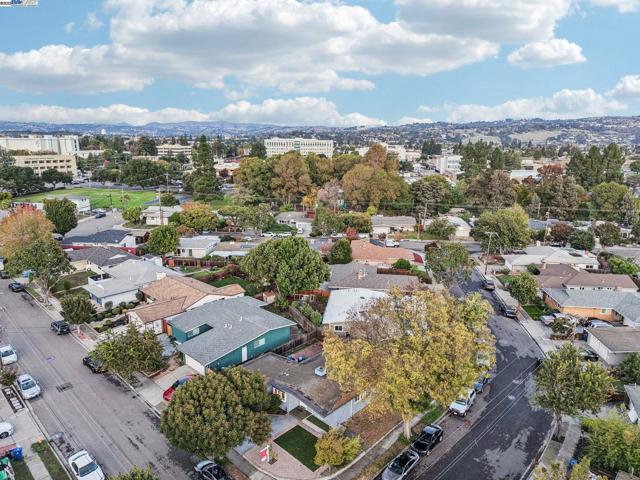 24282 Willimet Way, Hayward CA: https://media.crmls.org/mediaz/752ec977-56f6-404e-aa3f-bdb9cb4254d1.jpg