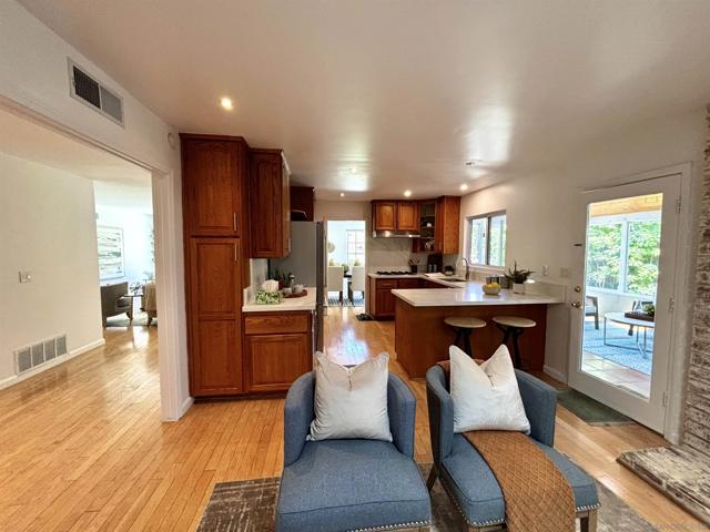 359 W Glenwood Ave, Fullerton CA: https://media.crmls.org/mediaz/752f26d5-7d61-4a42-b1b0-30619718082d.jpg