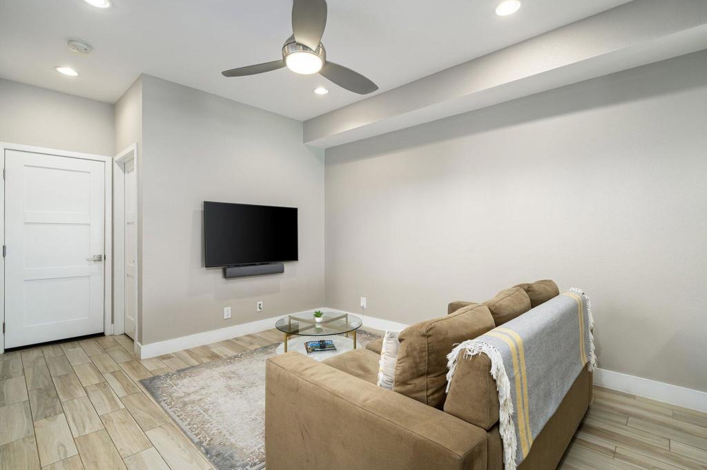 MLS #219125401DA image #13