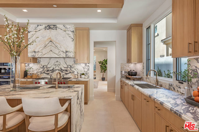 409 21st Street, Santa Monica CA: https://media.crmls.org/mediaz/75308ad1-1b62-4076-8039-684bfce8c108.jpg