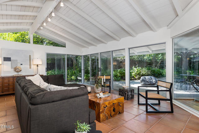 1199 Arden Road, Pasadena CA: https://media.crmls.org/mediaz/75318708-b061-40f0-94f9-957635e44df3.jpg