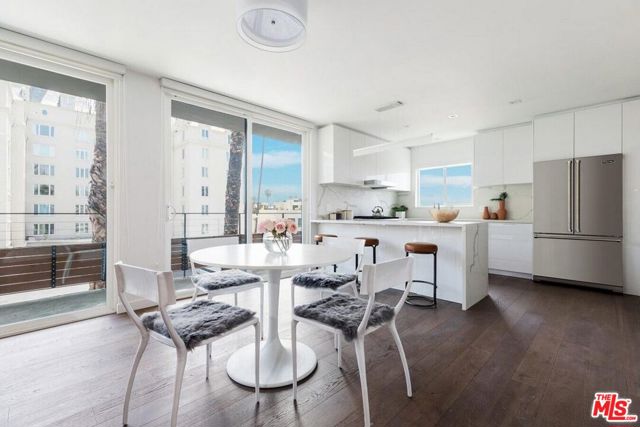 1425 N Crescent Heights Boulevard, West Hollywood CA: https://media.crmls.org/mediaz/7532d39b-948a-47a6-8c20-6ea8e4ebcfd8.jpg