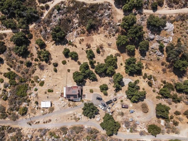 9784 Mizpah Spur, Descanso CA: https://media.crmls.org/mediaz/7532d8d3-0a53-4b4d-860d-1b562e5e490a.jpg