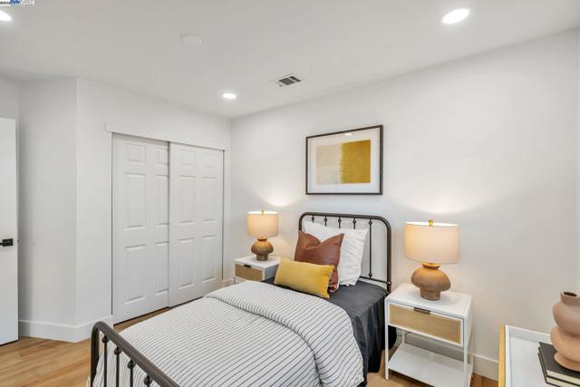 1575 Via Lucas, San Lorenzo CA: https://media.crmls.org/mediaz/75335523-3eff-49c9-afd6-7abac179a97f.jpg