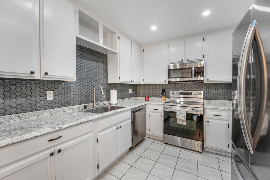 6747 Friars Road - photo 11