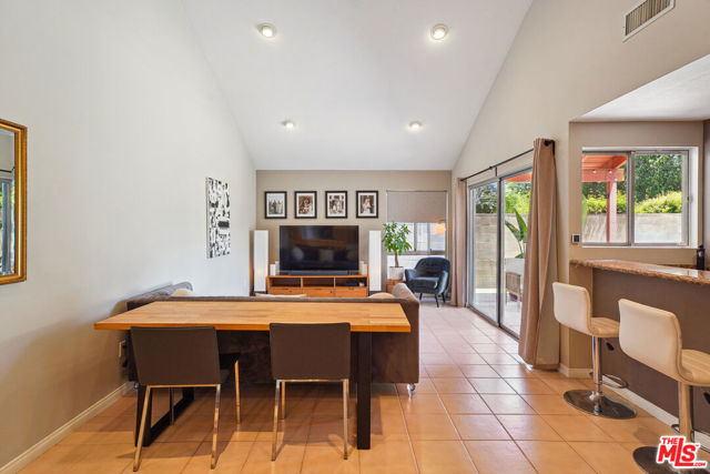 19730 Hatton Street, Winnetka CA: https://media.crmls.org/mediaz/7534a8c0-613f-4c07-887c-bfb4b4c085dc.jpg