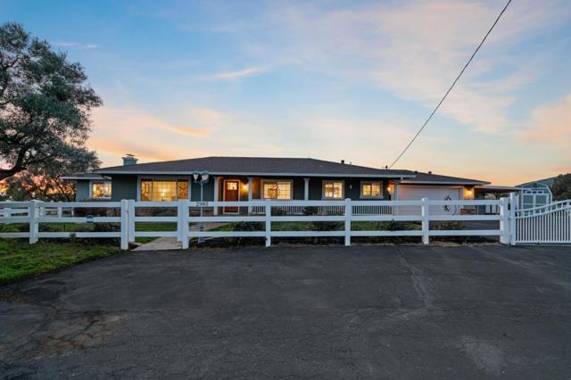2985 Roop Road, Gilroy CA: https://media.crmls.org/mediaz/7534e2a2-e3b7-4efe-8bb5-9415349a0367.jpg