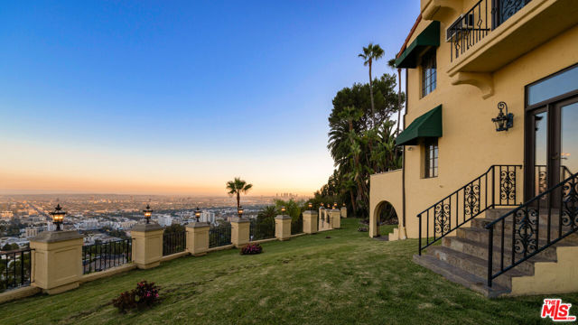 2200 Maravilla Drive, Los Angeles CA: https://media.crmls.org/mediaz/75378d94-a07d-43f1-bf82-2dd2e71e4721.jpg