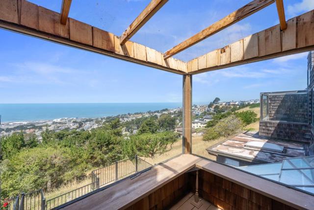 278 Beachview Avenue, Pacifica CA: https://media.crmls.org/mediaz/7537a5f5-c9bc-4155-9ab9-84309f19f26a.jpg