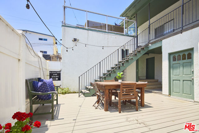 205 5th Avenue, Venice, California 90291, ,Multi-Family,For Sale,5th,24395243