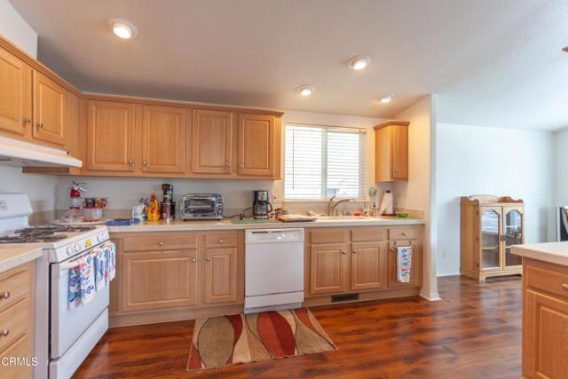 Detail Gallery Image 14 of 34 For 1215 Anchors Way Dr #105,  Ventura,  CA 93001 - 2 Beds | 2 Baths