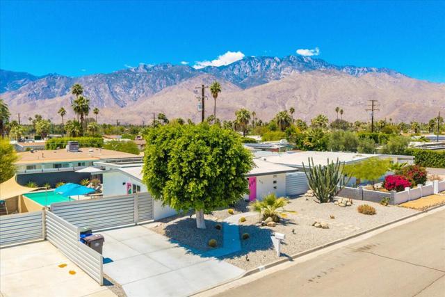 963 S Paseo Caroleta, Palm Springs CA: https://media.crmls.org/mediaz/75386591-fffc-4630-9fa9-664f5739efff.jpg