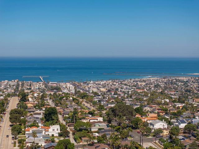 4027 Narragansett Ave, San Diego CA: https://media.crmls.org/mediaz/7538723c-1380-49ac-a43c-ce88b7b80d61.jpg