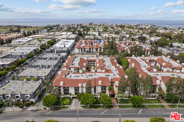 8601 Falmouth Avenue, Playa del Rey CA: https://media.crmls.org/mediaz/75388633-0af7-455a-938d-5b76dde15933.jpg