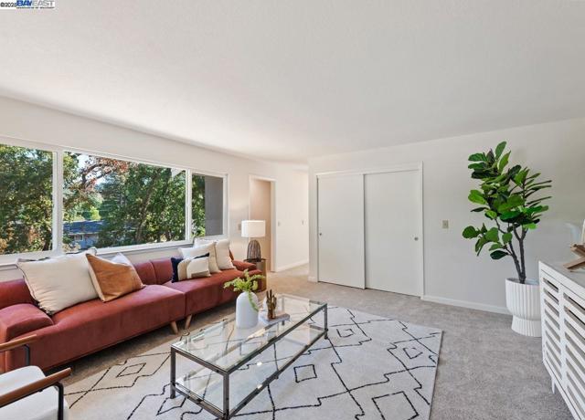 957 Ina Dr, Alamo CA: https://media.crmls.org/mediaz/75392c07-574d-493f-95a5-47a1167c6507.jpg