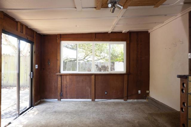 1113 Buena Vista Avenue, Pacific Grove CA: https://media.crmls.org/mediaz/75392dc1-3774-4148-b459-64dfa41a0b2f.jpg